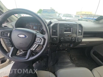 2022 Ford Super Duty F-350 Cab Chassis XL Crew Cab DRW - miniatura 11