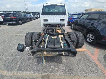 2022 Ford Super Duty F-350 Cab Chassis XL Crew Cab DRW - miniatura 16