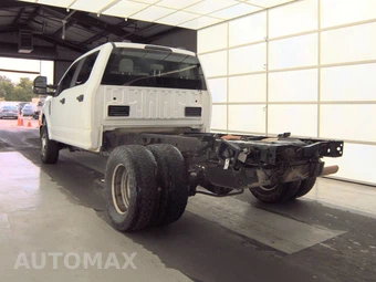2022 Ford Super Duty F-350 Cab Chassis XL Crew Cab DRW - miniatura 6