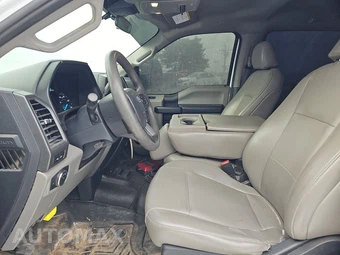 2022 Ford Super Duty F-350 Cab Chassis XL Crew Cab DRW - miniatura 7