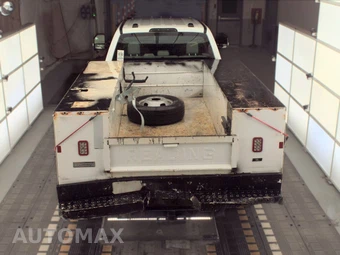 2022 Ford Super Duty F-350 Cab Chassis XL Crew Cab DRW - miniatura 5