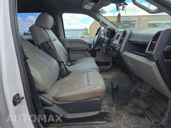 2022 Ford Super Duty F-350 Cab Chassis XL Crew Cab DRW - miniatura 8
