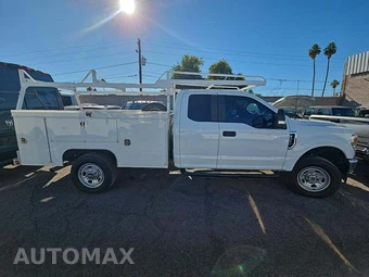 2022 Ford Super Duty F-350 Cab Chassis XL Extended Cab w/Rear Doors - miniatura 4