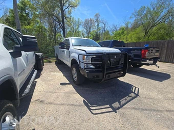 2022 Ford Super Duty F-350 Cab Chassis XL Extended Cab w/Rear Doors - miniatura 4