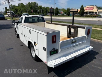 2022 Ford Super Duty F-350 Cab Chassis XL Regular Cab DRW - miniatura 13