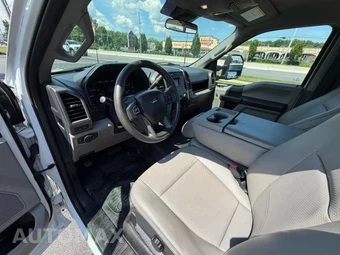 2022 Ford Super Duty F-350 Cab Chassis XL Regular Cab DRW - miniatura 28
