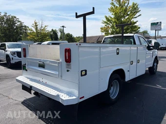 2022 Ford Super Duty F-350 Cab Chassis XL Regular Cab DRW - miniatura 9