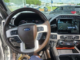 2022 Ford Super Duty F-350 King Ranch Crew Cab Long Bed DRW - miniatura 10