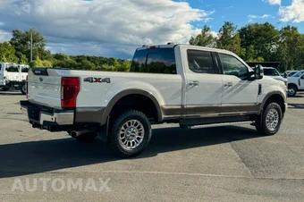 2022 Ford Super Duty F-350 Lariat Crew Cab Medium Bed - miniatura 3