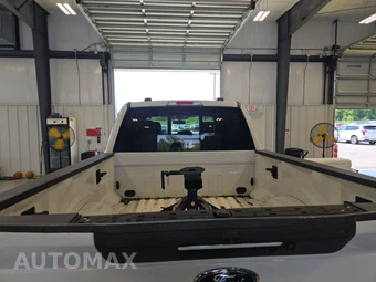 2022 Ford Super Duty F-350 Lariat Crew Cab Medium Bed - miniatura 16
