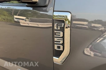 2022 Ford Super Duty F-350 Lariat Crew Cab Medium Bed - miniatura 10
