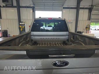 2022 Ford Super Duty F-350 XLT Crew Cab Medium Bed - miniatura 16