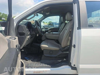 2022 Ford Super Duty F-450 Cab Chassis XL Extended Cab w/Rear Doors DRW - miniatura 3