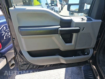 2022 Ford Super Duty F-450 Cab Chassis XL Regular Cab DRW - miniatura 9