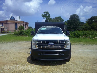 2022 Ford Super Duty F-450 Cab Chassis XL Regular Cab DRW - miniatura 2