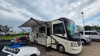 2022 Ford Super Duty F-53 Class A Motorhome Chassis DRW - miniatura 7