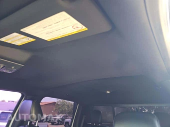 2022 Ford Super Duty F-550 Cab Chassis Lariat Crew Cab DRW - miniatura 11