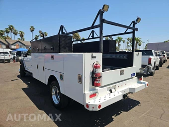 2022 Ford Super Duty F-550 Cab Chassis Lariat Crew Cab DRW - miniatura 2