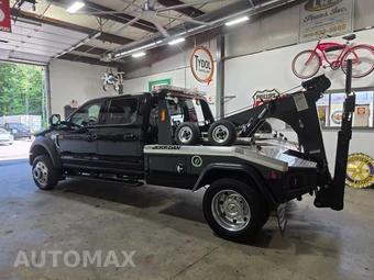 2022 Ford Super Duty F-550 Cab Chassis Lariat Crew Cab DRW - miniatura 3