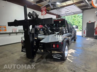2022 Ford Super Duty F-550 Cab Chassis Lariat Crew Cab DRW - miniatura 7