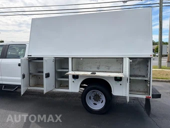 2022 Ford Super Duty F-550 Cab Chassis XL Crew Cab DRW - miniatura 18