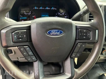 2022 Ford Super Duty F-550 Cab Chassis XL Crew Cab DRW - miniatura 38