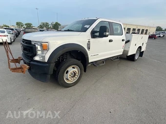 2022 Ford Super Duty F-550 Cab Chassis XL Crew Cab DRW - miniatura 1
