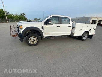 2022 Ford Super Duty F-550 Cab Chassis XL Crew Cab DRW - miniatura 2