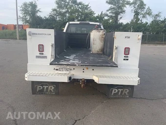 2022 Ford Super Duty F-550 Cab Chassis XL Crew Cab DRW - miniatura 5
