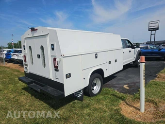 2022 Ford Super Duty F-550 Cab Chassis XL Crew Cab DRW - miniatura 3