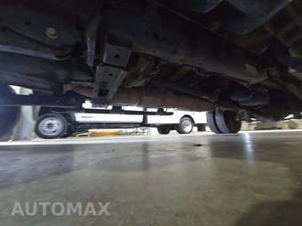 2022 Ford Super Duty F-550 Cab Chassis XL Extended Cab w/Rear Doors DRW - miniatura 7