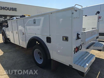 2022 Ford Super Duty F-550 Cab Chassis XL Regular Cab DRW - miniatura 2