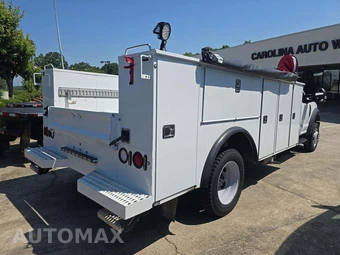 2022 Ford Super Duty F-550 Cab Chassis XL Regular Cab DRW - miniatura 3