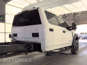 2022 Ford Super Duty F-550 Cab Chassis XLT Crew Cab DRW - miniatura 4