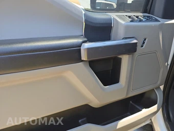 2022 Ford Super Duty F-550 Cab Chassis XLT Crew Cab DRW - miniatura 9