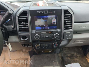 2022 Ford Super Duty F-550 Cab Chassis XLT Regular Cab DRW - miniatura 10