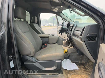 2022 Ford Super Duty F-550 Cab Chassis XLT Regular Cab DRW - miniatura 14