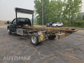 2022 Ford Super Duty F-550 Cab Chassis XLT Regular Cab DRW - miniatura 2