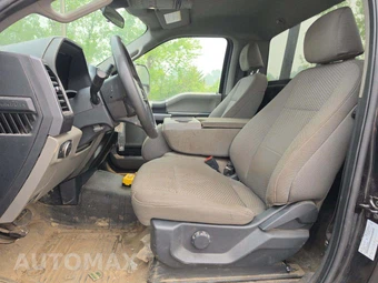 2022 Ford Super Duty F-550 Cab Chassis XLT Regular Cab DRW - miniatura 6