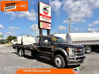 2022 Ford Super Duty F-550 Cab Chassis XLT Regular Cab DRW - miniatura 1