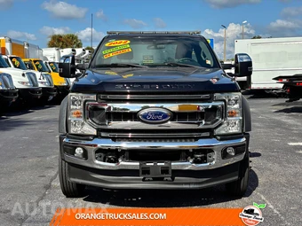 2022 Ford Super Duty F-550 Cab Chassis XLT Regular Cab DRW - miniatura 2