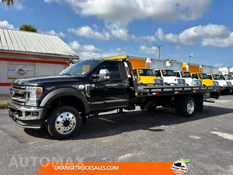 2022 Ford Super Duty F-550 Cab Chassis XLT Regular Cab DRW - miniatura 3
