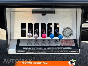 2022 Ford Super Duty F-550 Cab Chassis XLT Regular Cab DRW - miniatura 8