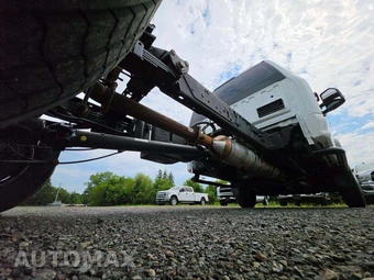 2022 Ford Super Duty F-600 Cab Chassis XL Regular Cab DRW - miniatura 14