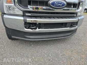 2022 Ford Super Duty F-600 Cab Chassis XL Regular Cab DRW - miniatura 18