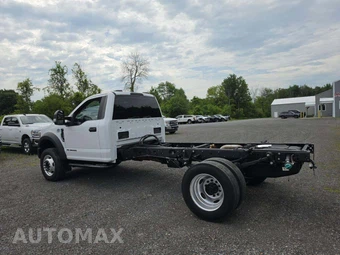 2022 Ford Super Duty F-600 Cab Chassis XL Regular Cab DRW - miniatura 2