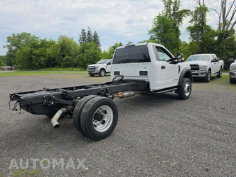 2022 Ford Super Duty F-600 Cab Chassis XL Regular Cab DRW - miniatura 3