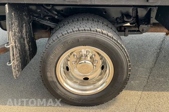 2022 Ford Super Duty F-600 Cab Chassis XL Regular Cab DRW - miniatura 15