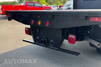 2022 Ford Super Duty F-600 Cab Chassis XL Regular Cab DRW - miniatura 17