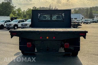 2022 Ford Super Duty F-600 Cab Chassis XL Regular Cab DRW - miniatura 4